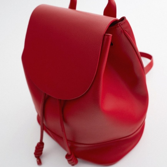 Knotted flap backpack - Picture 2 of 9